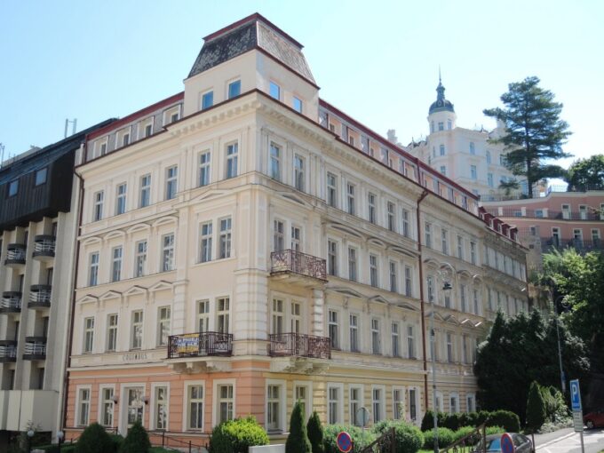 Prodej hotelového komplexu před rekonstrukcí, ulice Sadová, Karlovy Vary